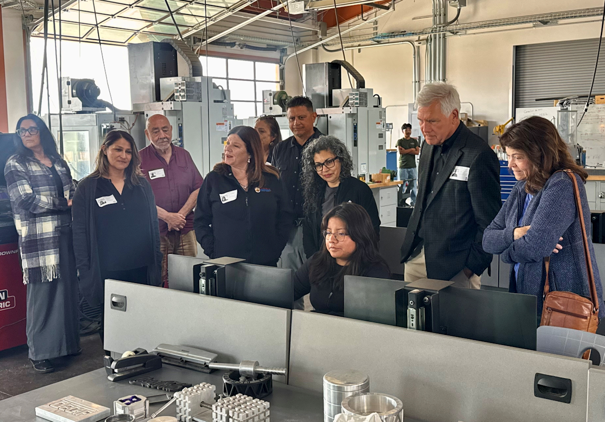 EconAlliance Board Visits Mark Richardson Center CTE Program